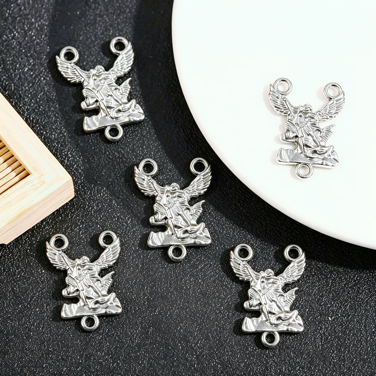20개 세트 성 미카엘 참, 실버톤 천사 펜던트, 팔찌 - Jewelry Making Michaels 리뷰 및 가격